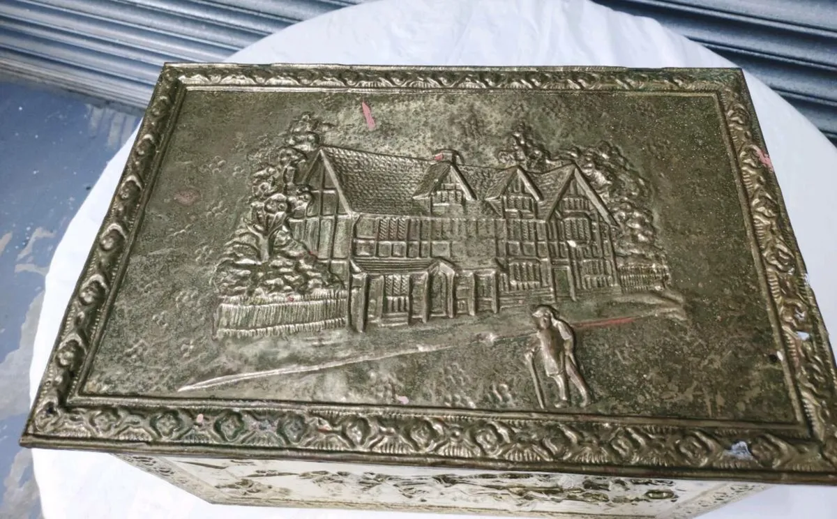 Vintage brass Coal scuttle Box & fire screen - Image 3