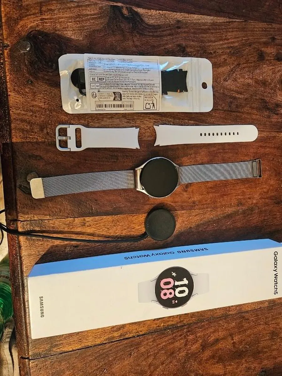 Samsung Galaxy Watch 5 - Image 2