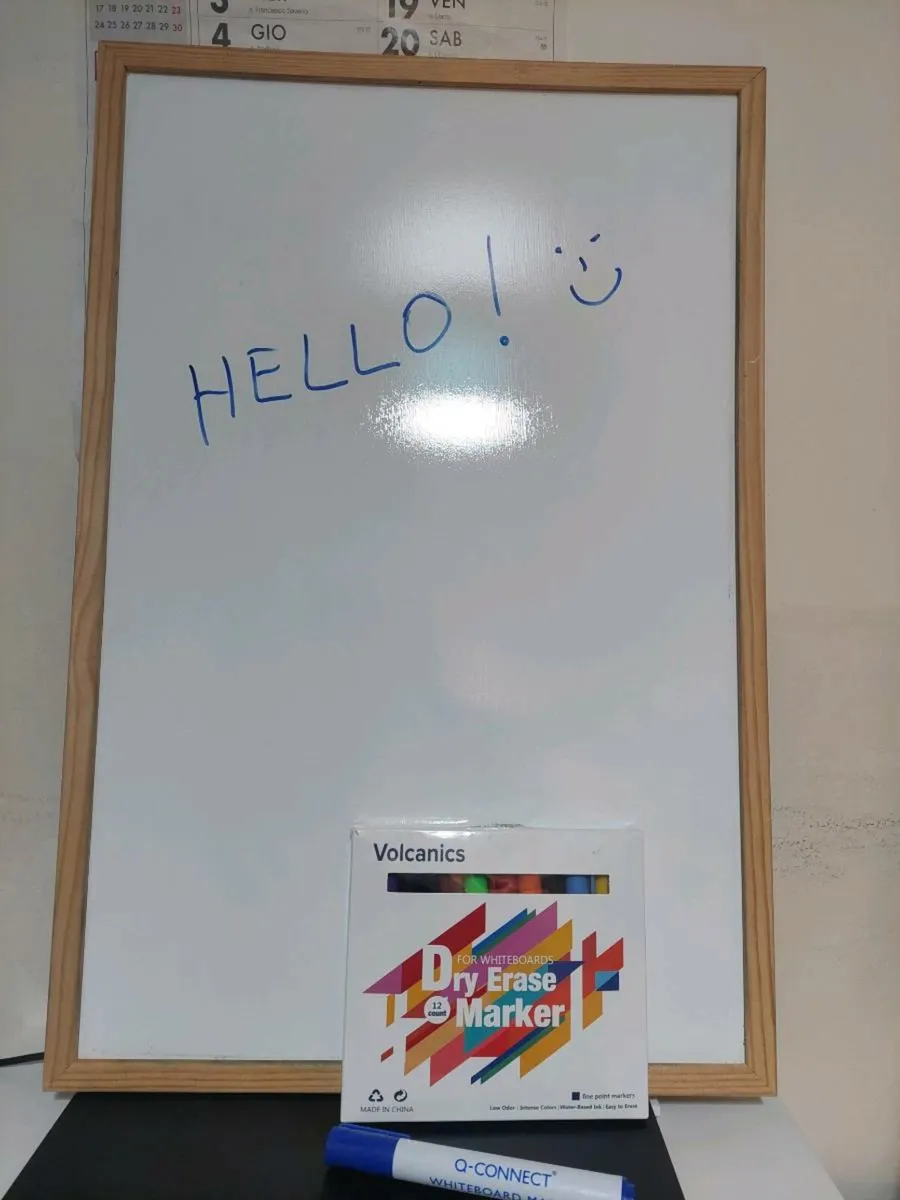 Whiteboard with 12 markers - Image 2