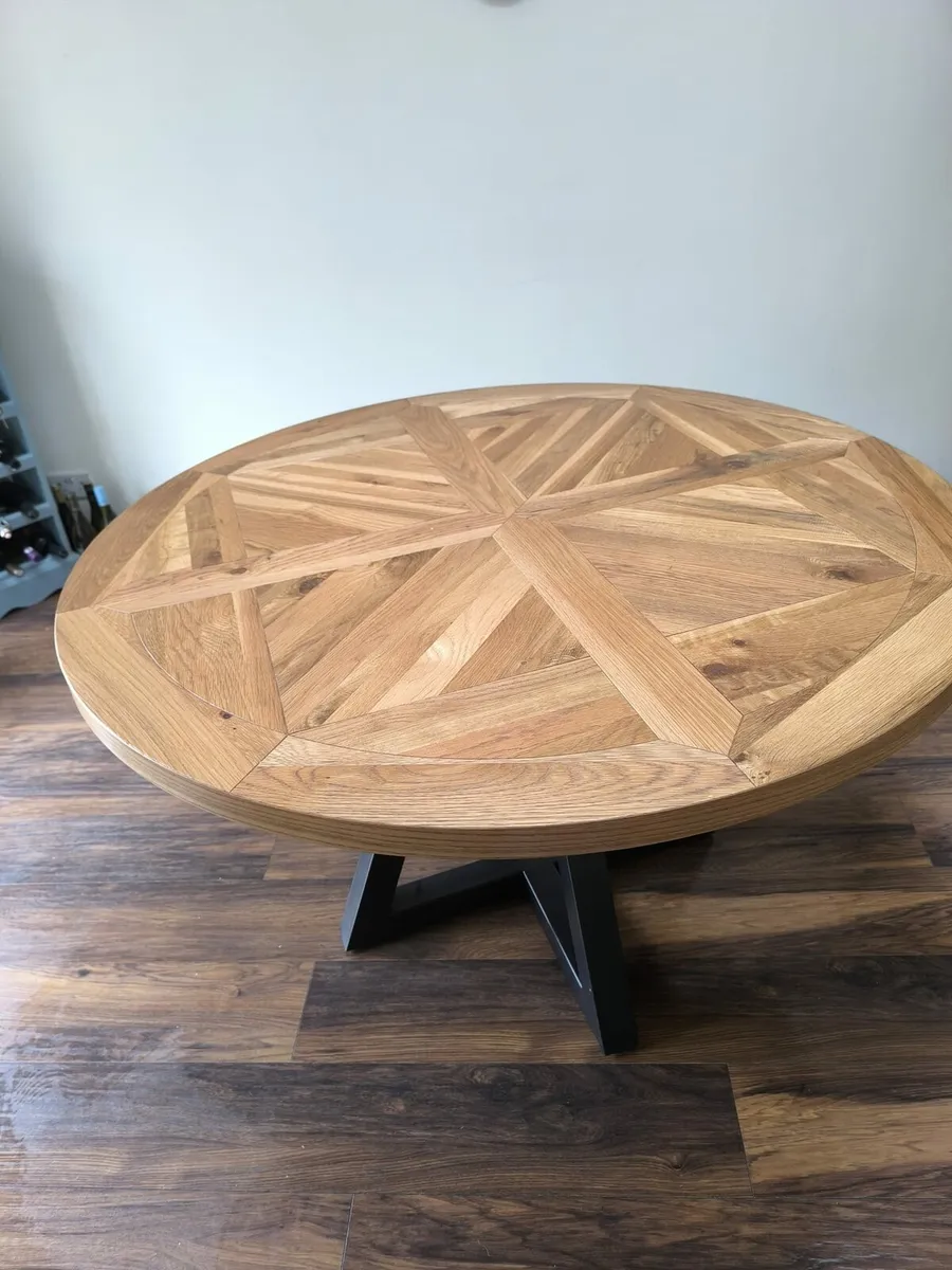Inishmore Rustic Oak Round Table - Image 2