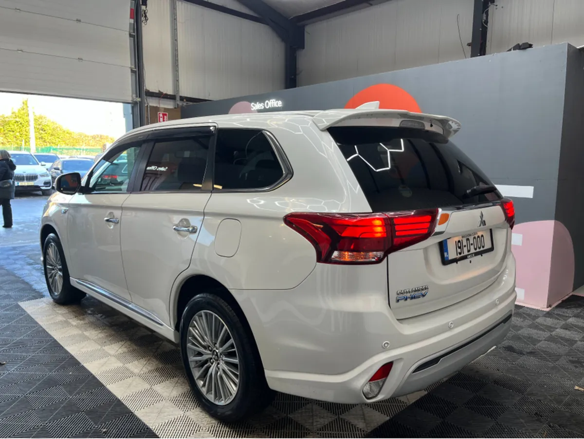 Mitsubishi Outlander €22950! 2019 MITSUBISHI OUTLA - Image 4