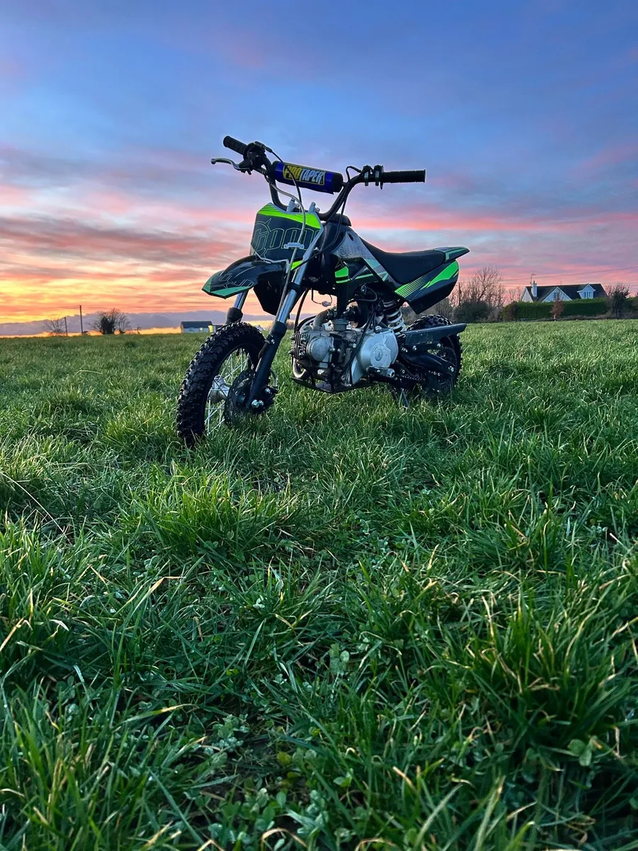 Stomp dirtbike - Image 1