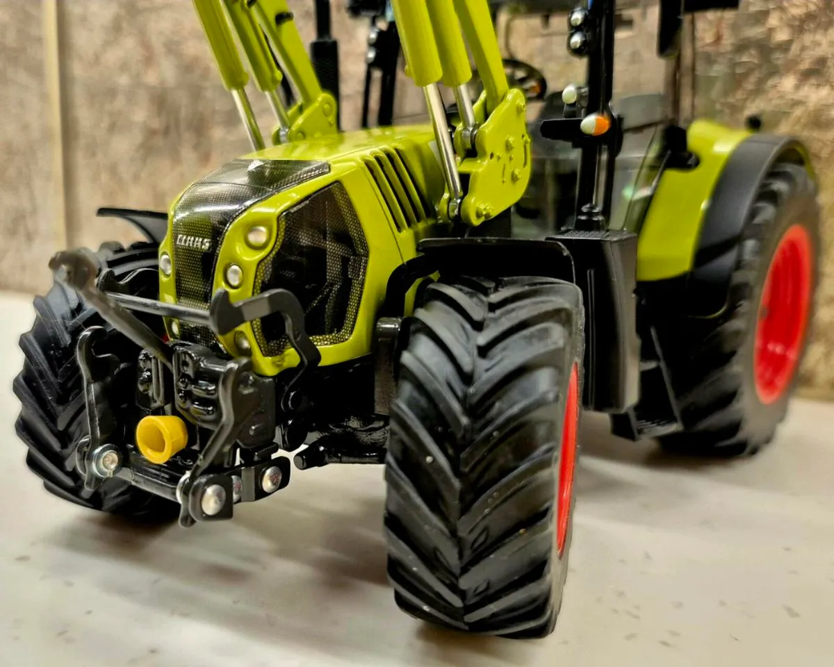 Claas Arion 650 W/FL WIKING MODEL - Image 2