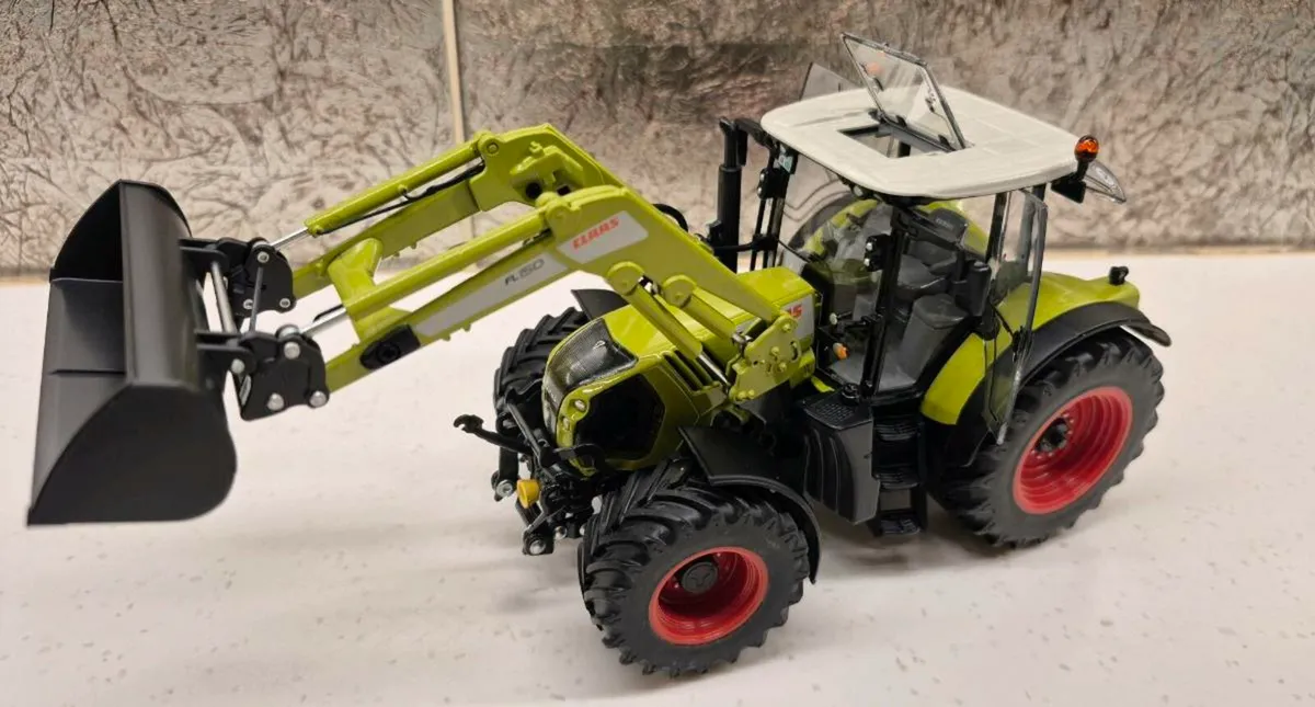 Claas Arion 650 W/FL WIKING MODEL - Image 1