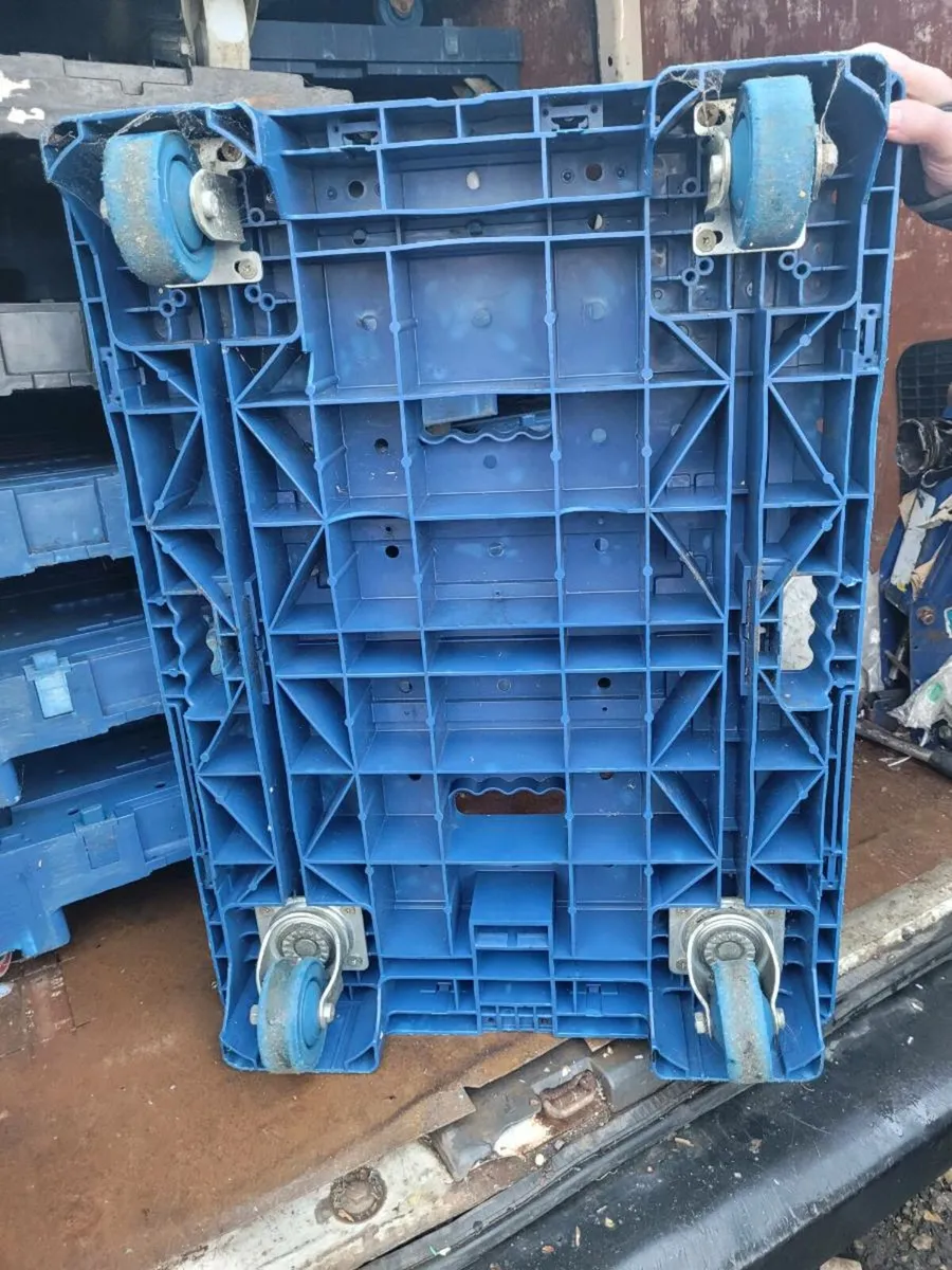 Doilies for sale great value 10e - Image 1