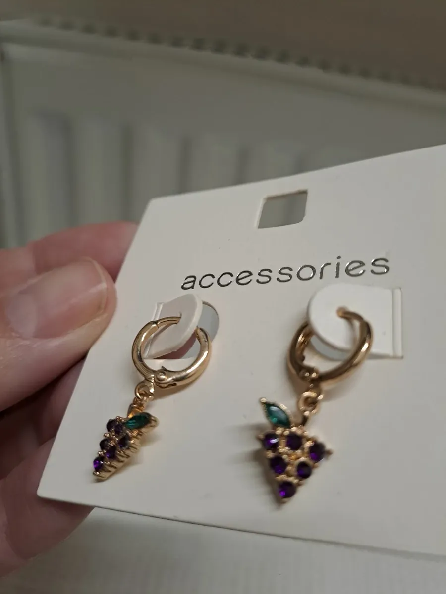 Fun dangling earrings - Image 3