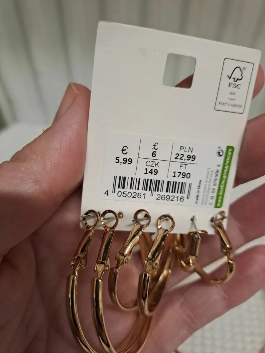 Gold hoop earrings - Image 4