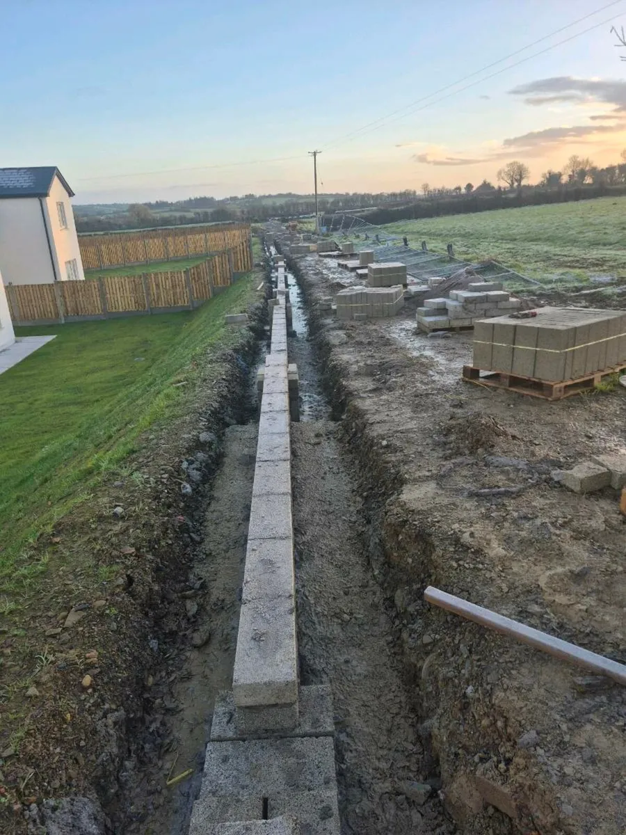 Blocklayers and stone masons available. - Image 3