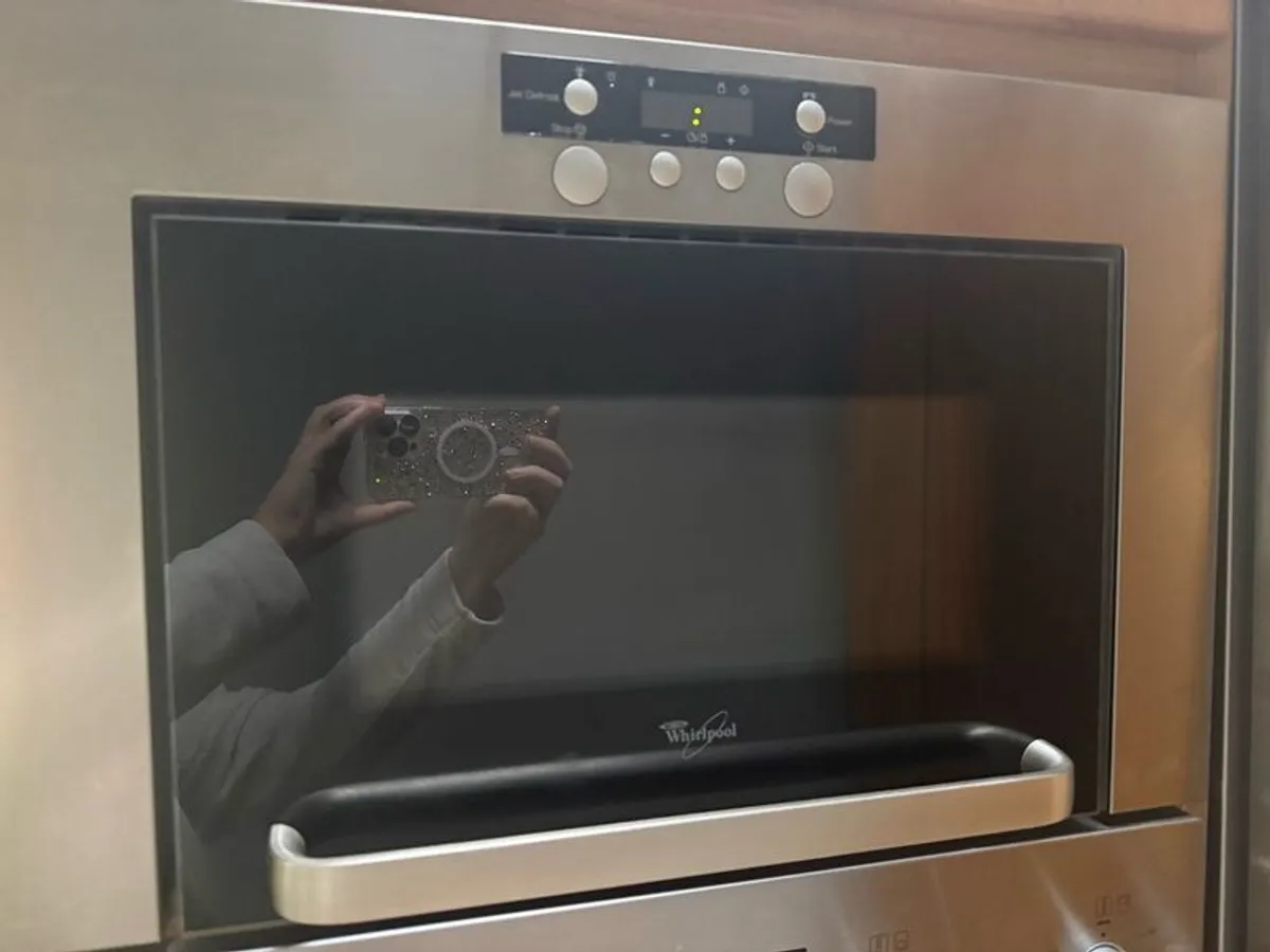 Bosch Series 6 Double Oven and Whirlpool Microwave - Image 2