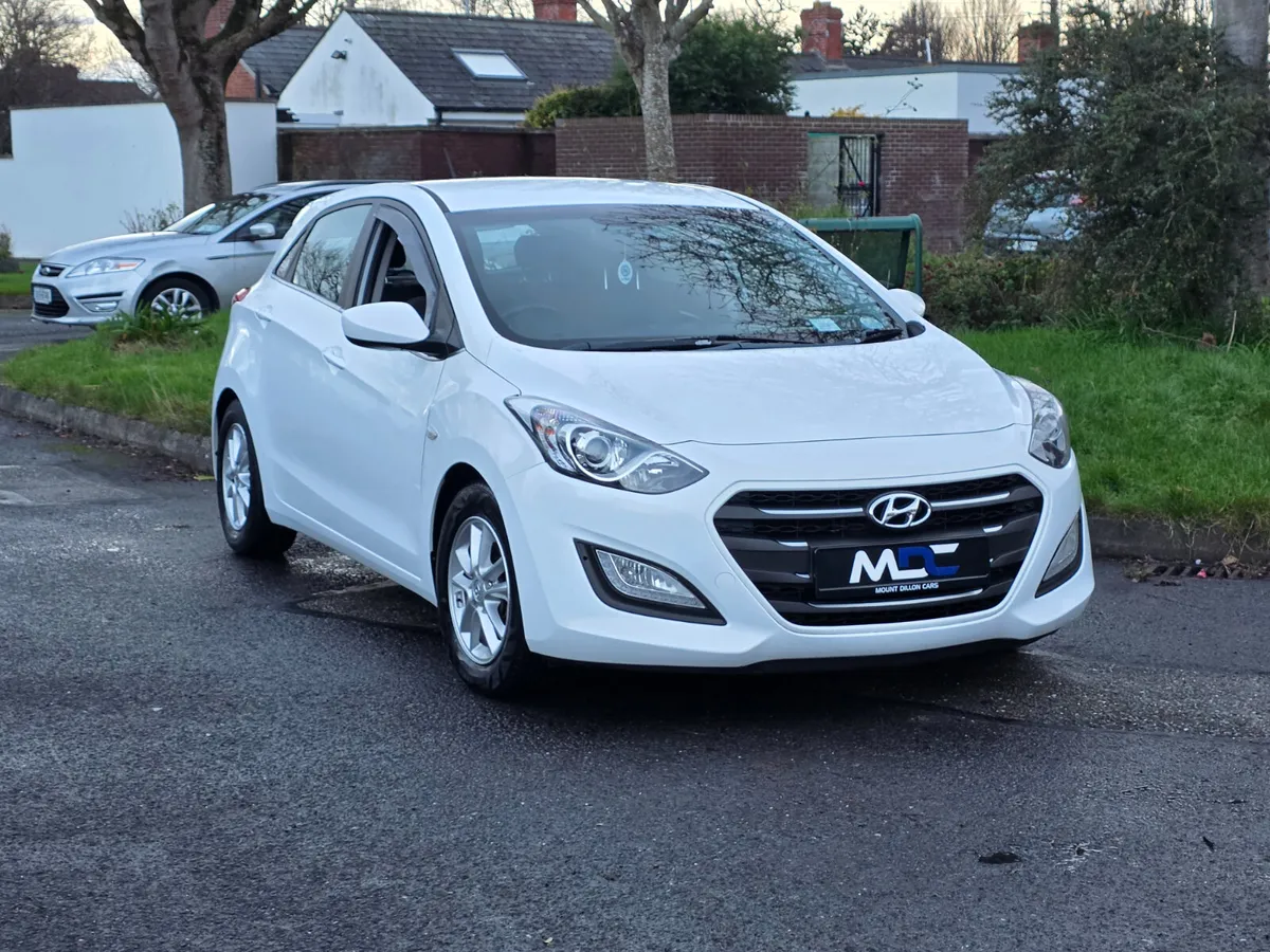 Hyundai i30 Deluxe Model, Diesel 2016 - Image 2