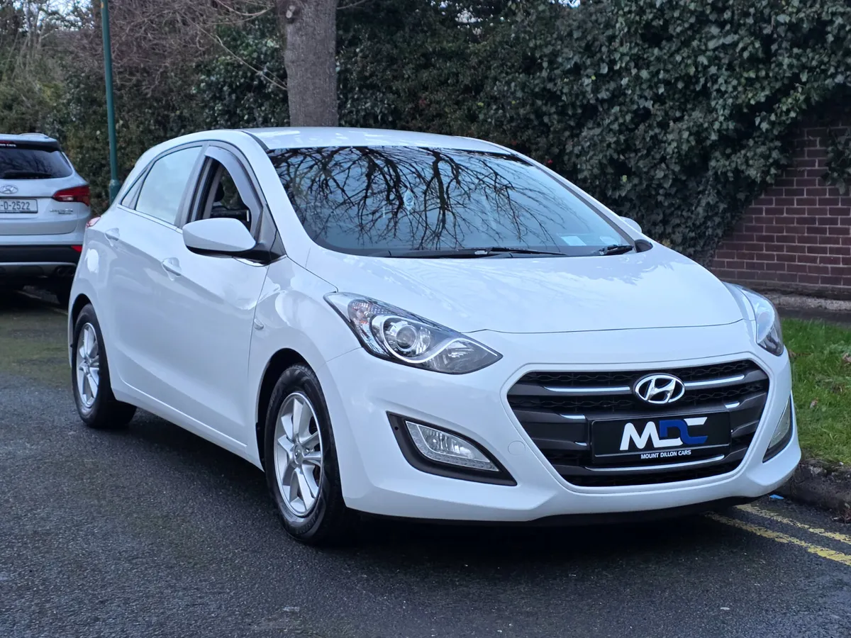 Hyundai i30 Deluxe Model, Diesel 2016 - Image 3