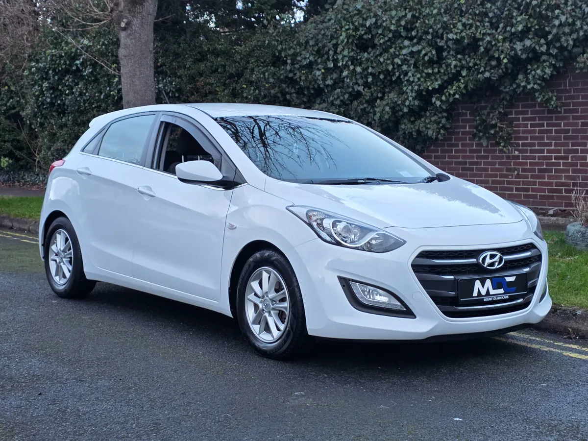 Hyundai i30 Deluxe Model, Diesel 2016 - Image 4
