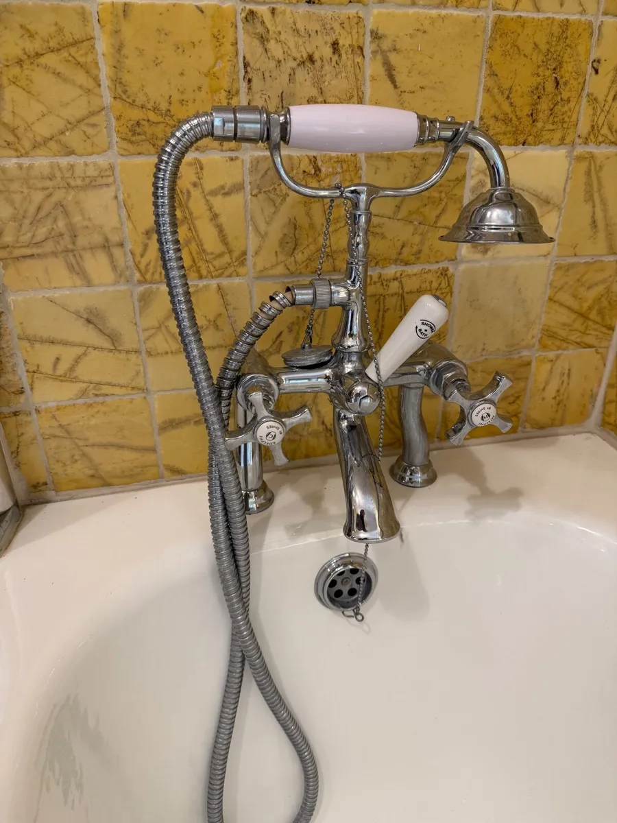 Iron bath & screen/hardware - Image 2