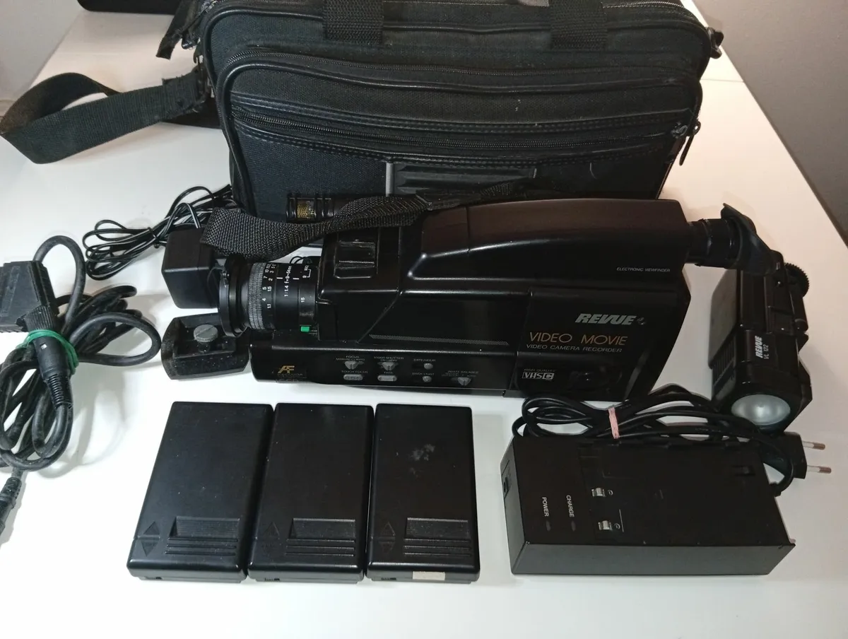 Vintage Revue Video Camera Recorder With  extras - Image 1