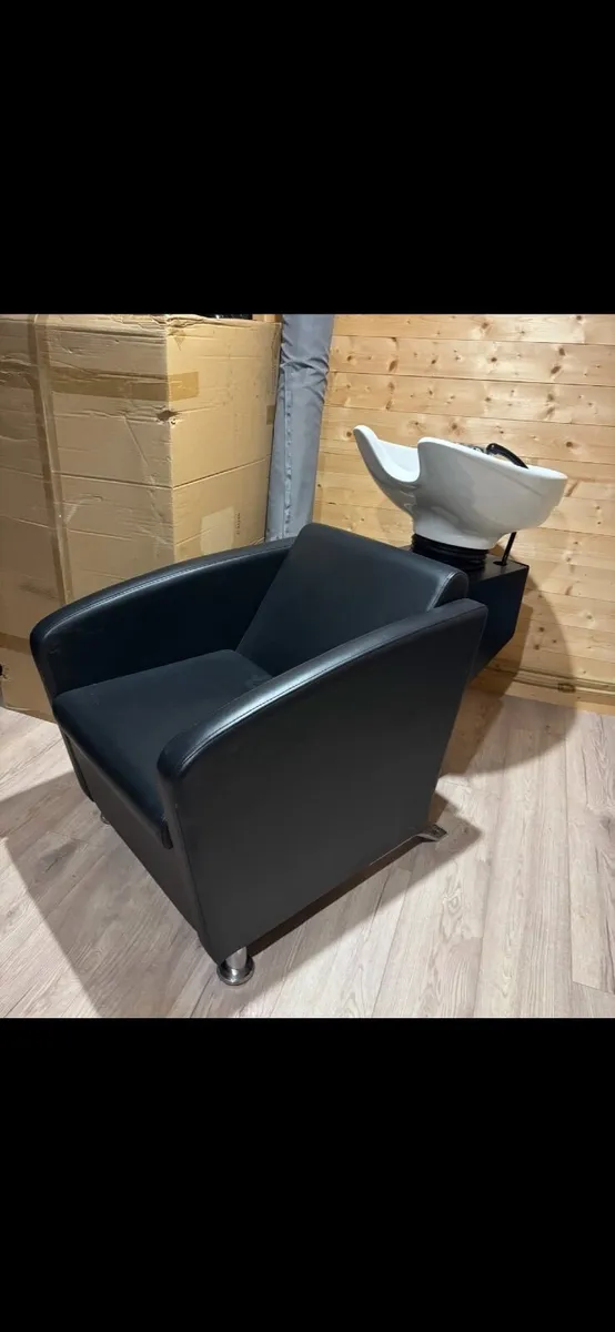 Basin/chair - Image 1