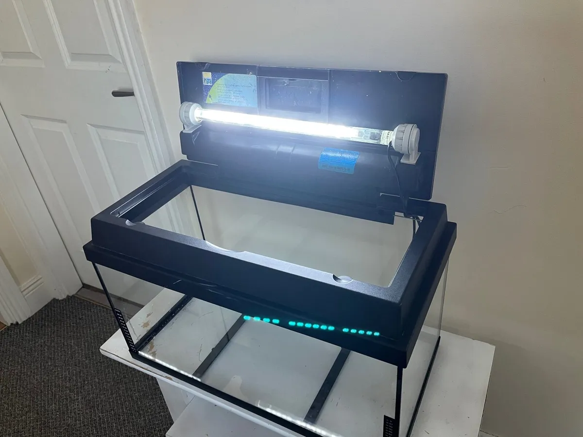 Fish tank 54 litre - Image 1