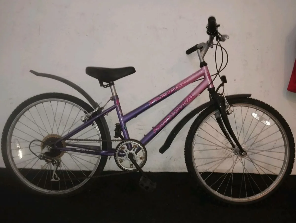 Girls 24inch bikes - Image 4