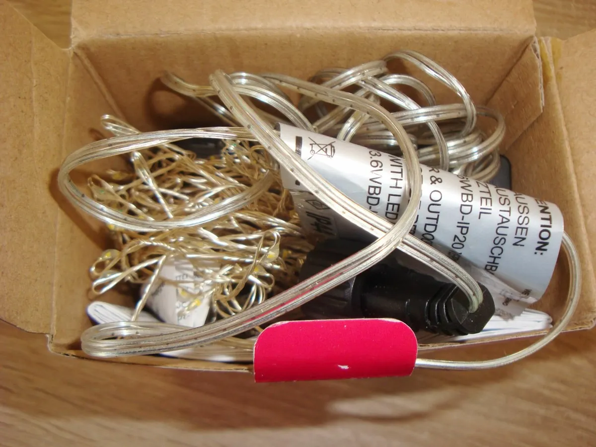 200 LED fairy lights with remote warm white - Image 3