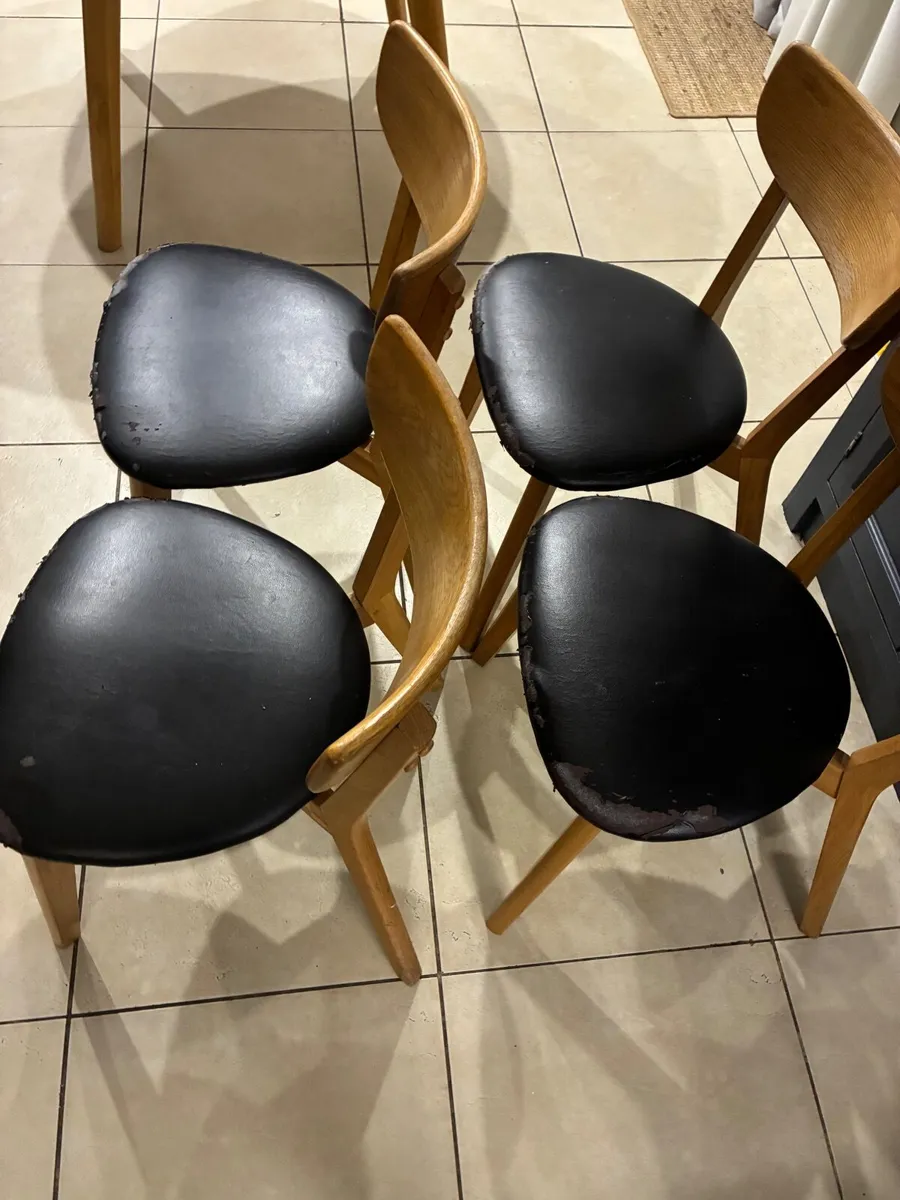 Kitchen Table and Chairs - Image 3