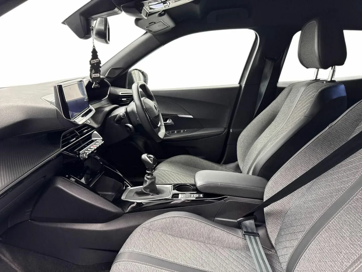 Peugeot 2008 1.2 ALLURE *JUST IN* €65 P/W ON PCP - Image 3