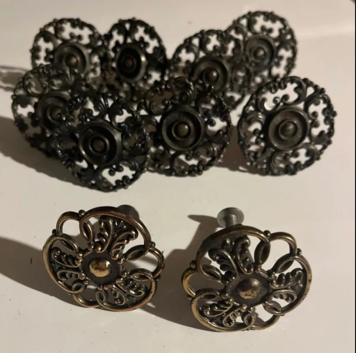 Antique style Wardrobe knobs - Image 1