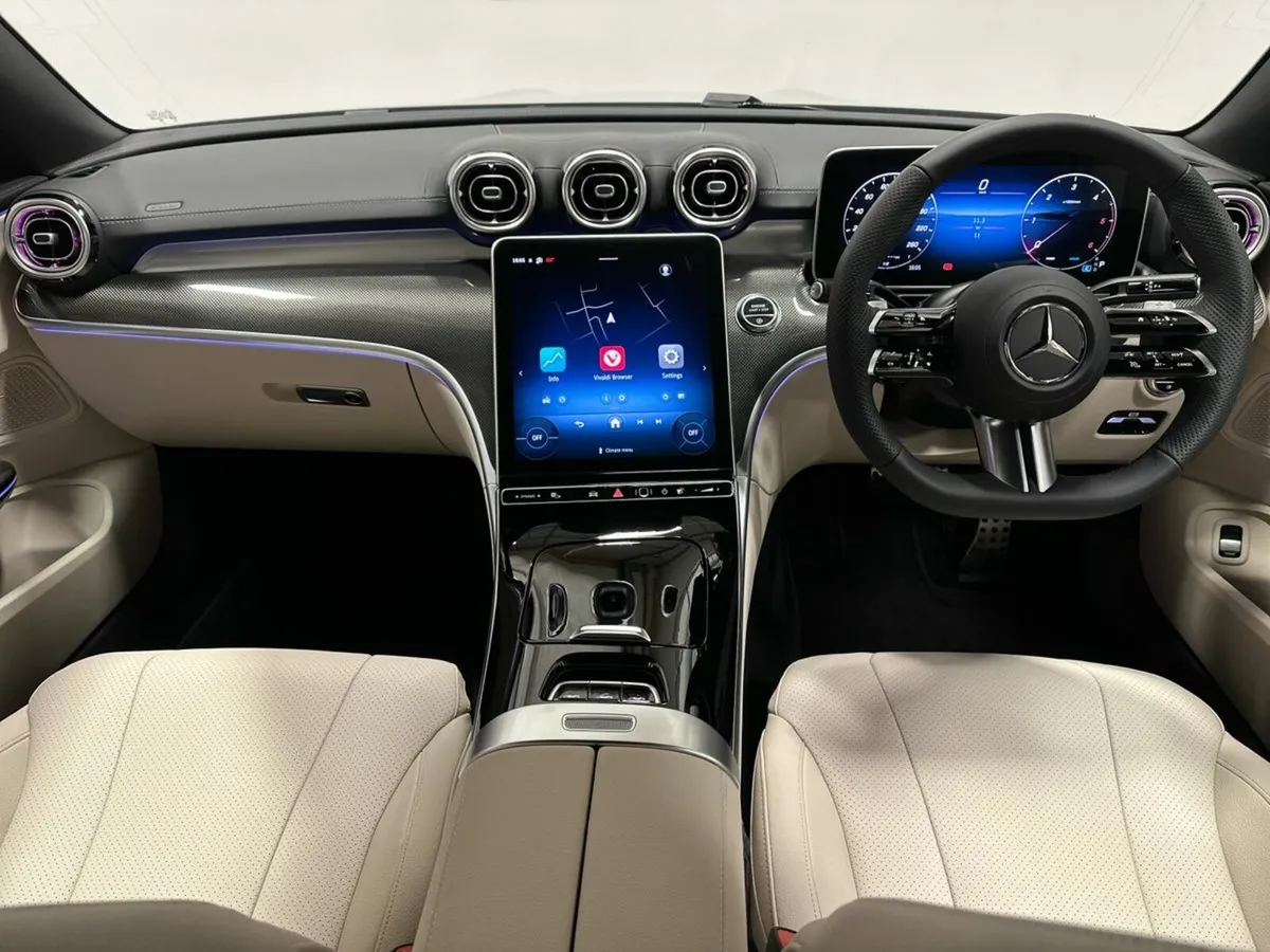 Mercedes-Benz CLE CLE220 D Cabrio Premium AMG Line - Image 4