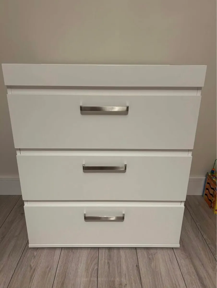 Silvercross - Changing Table - Image 1