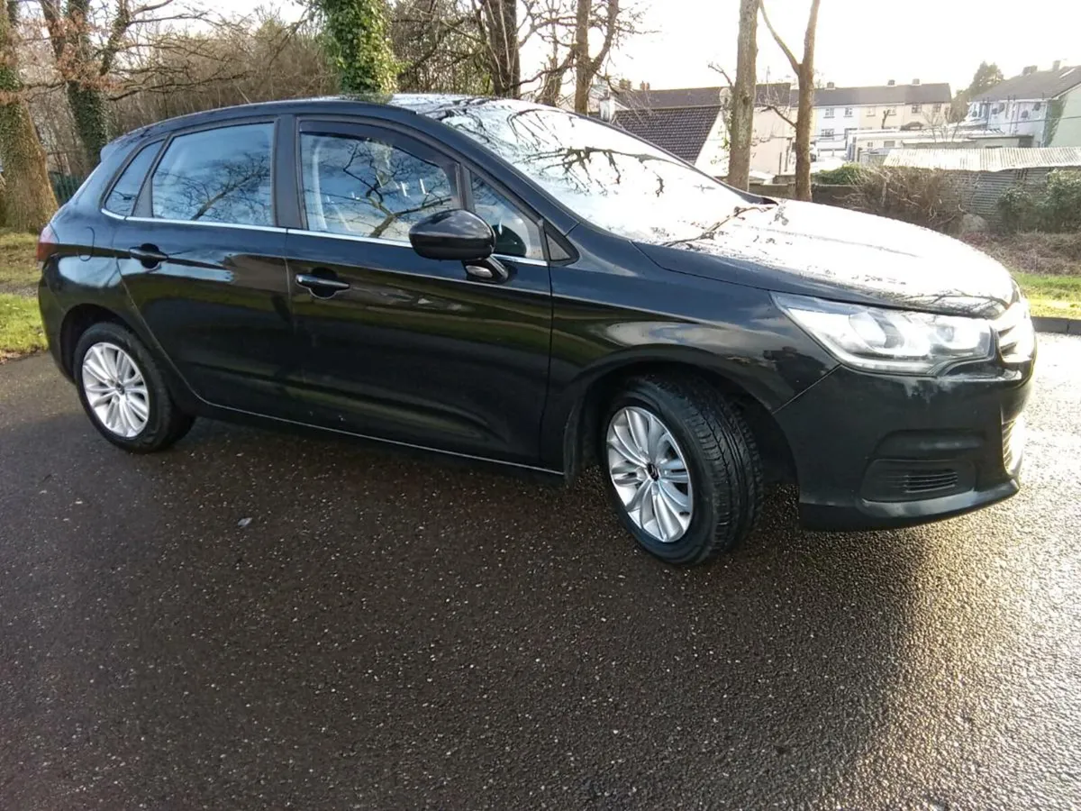 CITROEN C4 HATCHBACK DIESEL  2017 (low Milage) - Image 3
