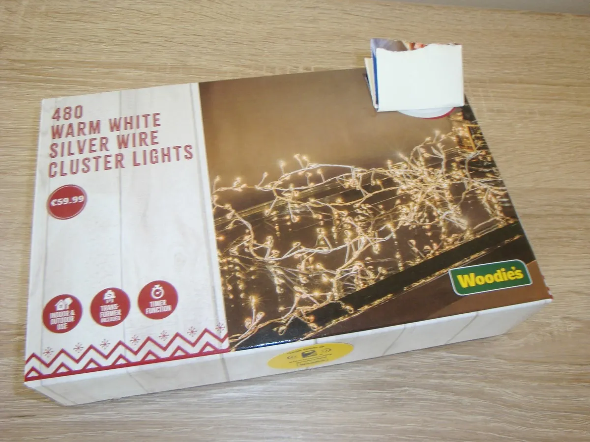 480 warm white silver wire cluster lights - Image 1