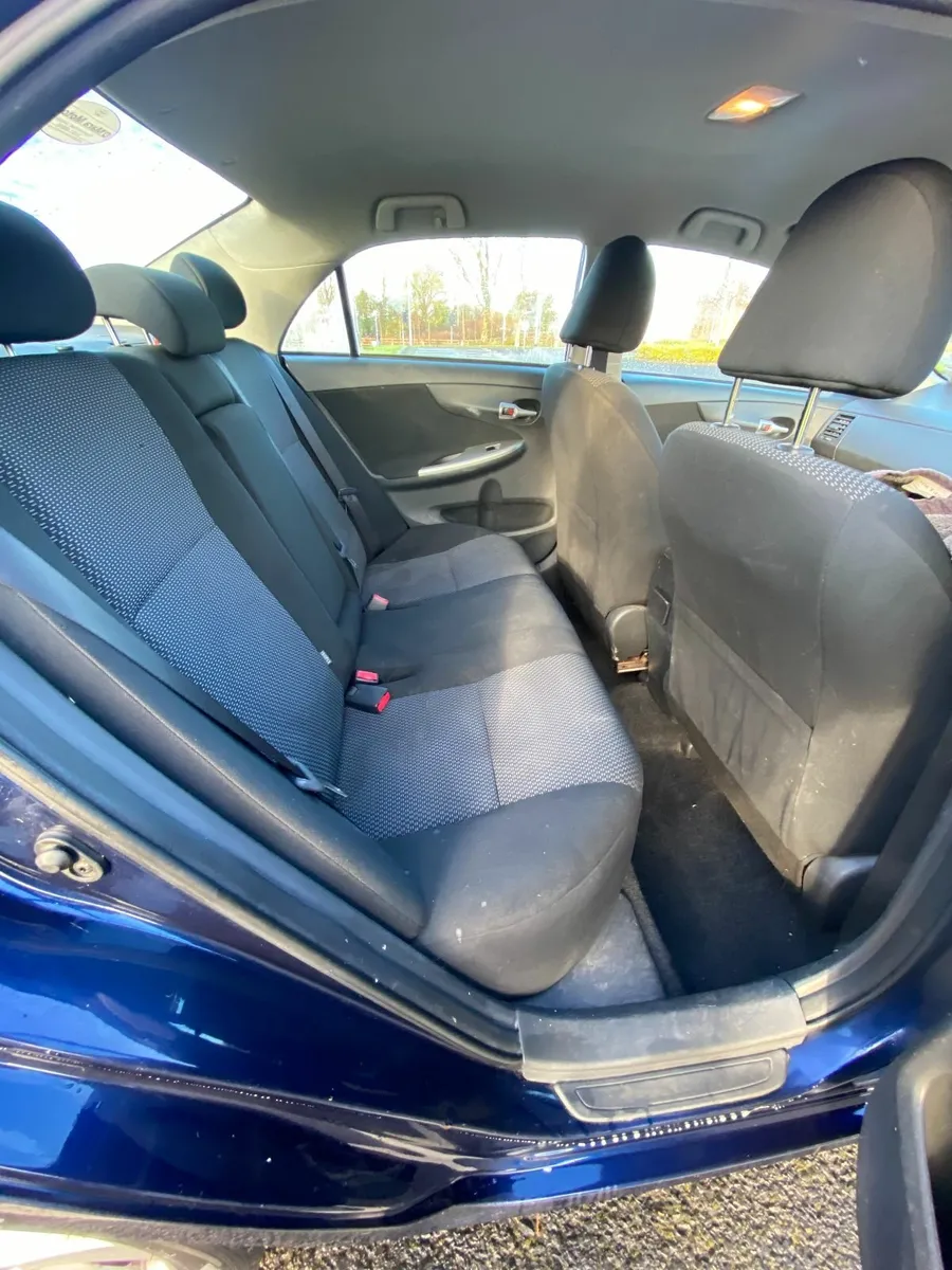 Toyota Corolla 2010 - Image 3