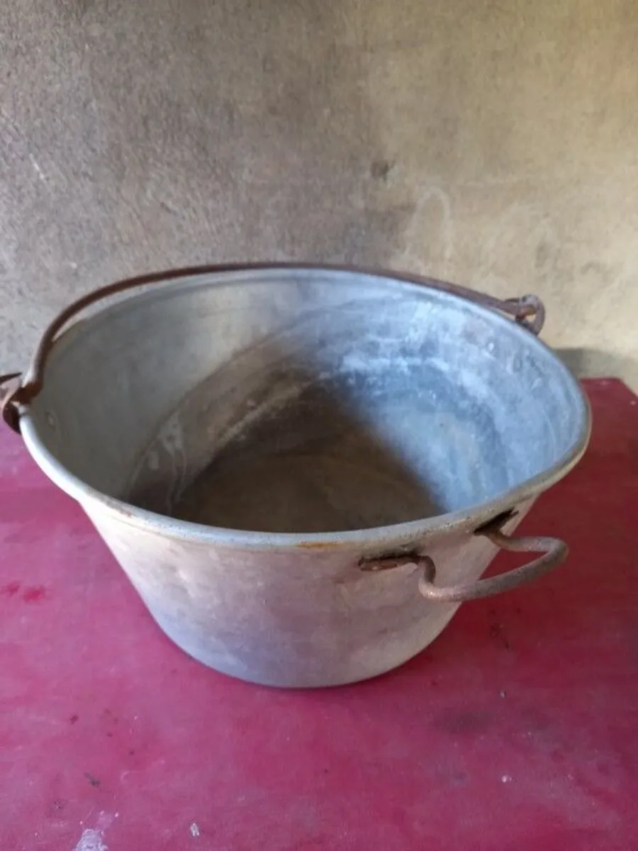 Antique aluminium preversing pan - Image 2