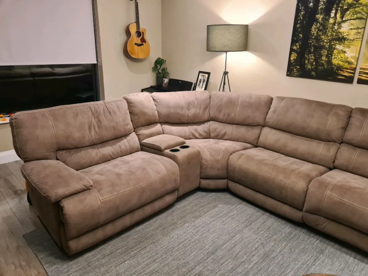 Electric recliner couch - Image 4