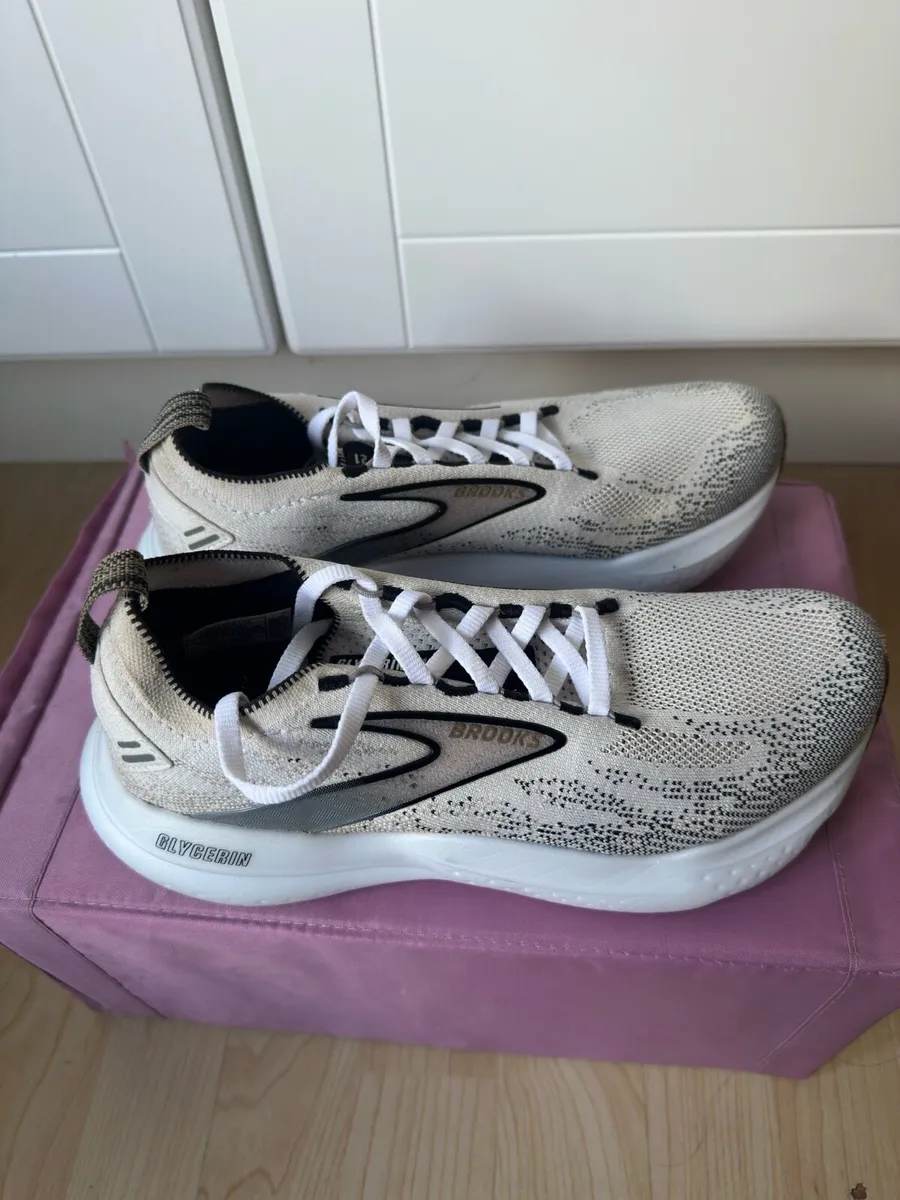 Brooks Running Shoes Size 38 - Image 4