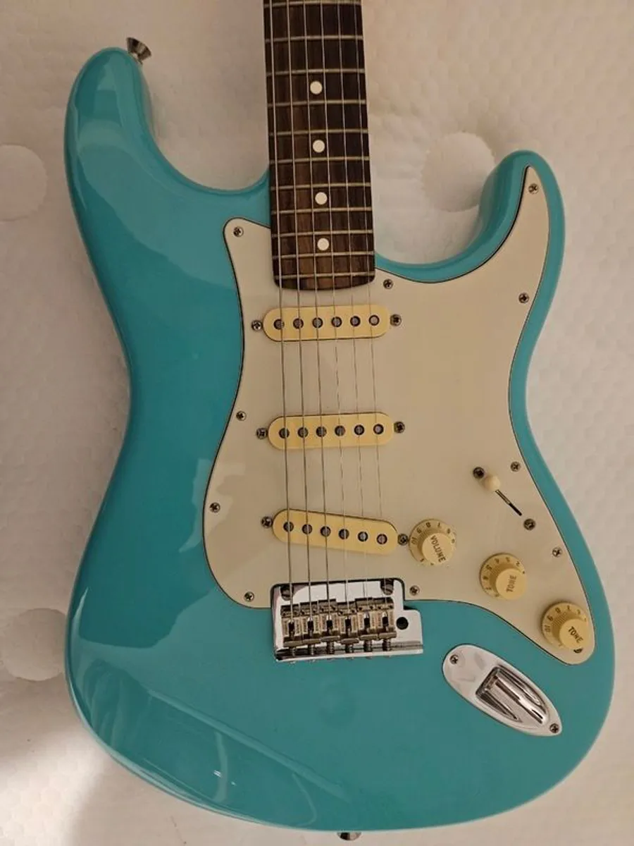 Fender American Professional II Stratocaster - Limited Edition Sea Foam Green w/ Matching Headstock - Image 2