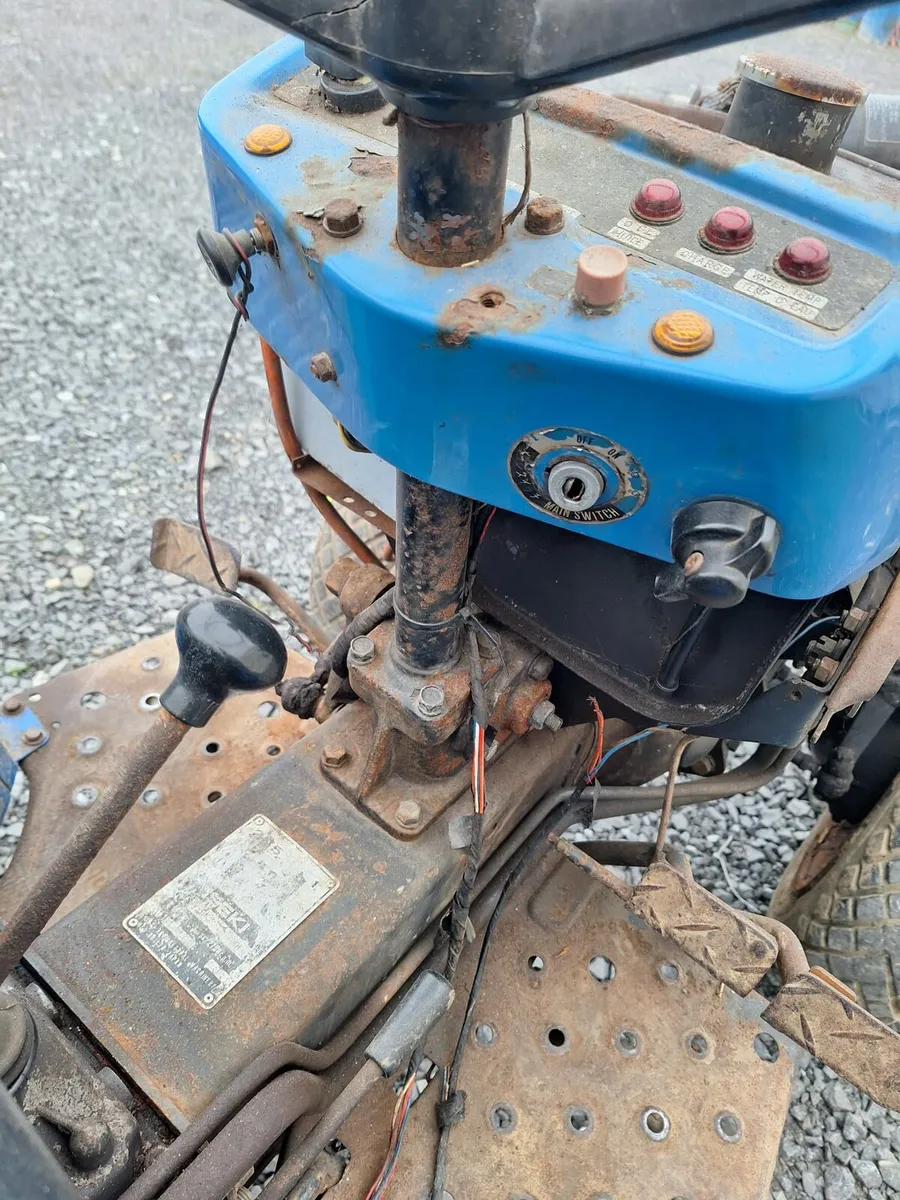 Iseki tx1300 compact tractor with rotavator - Image 2