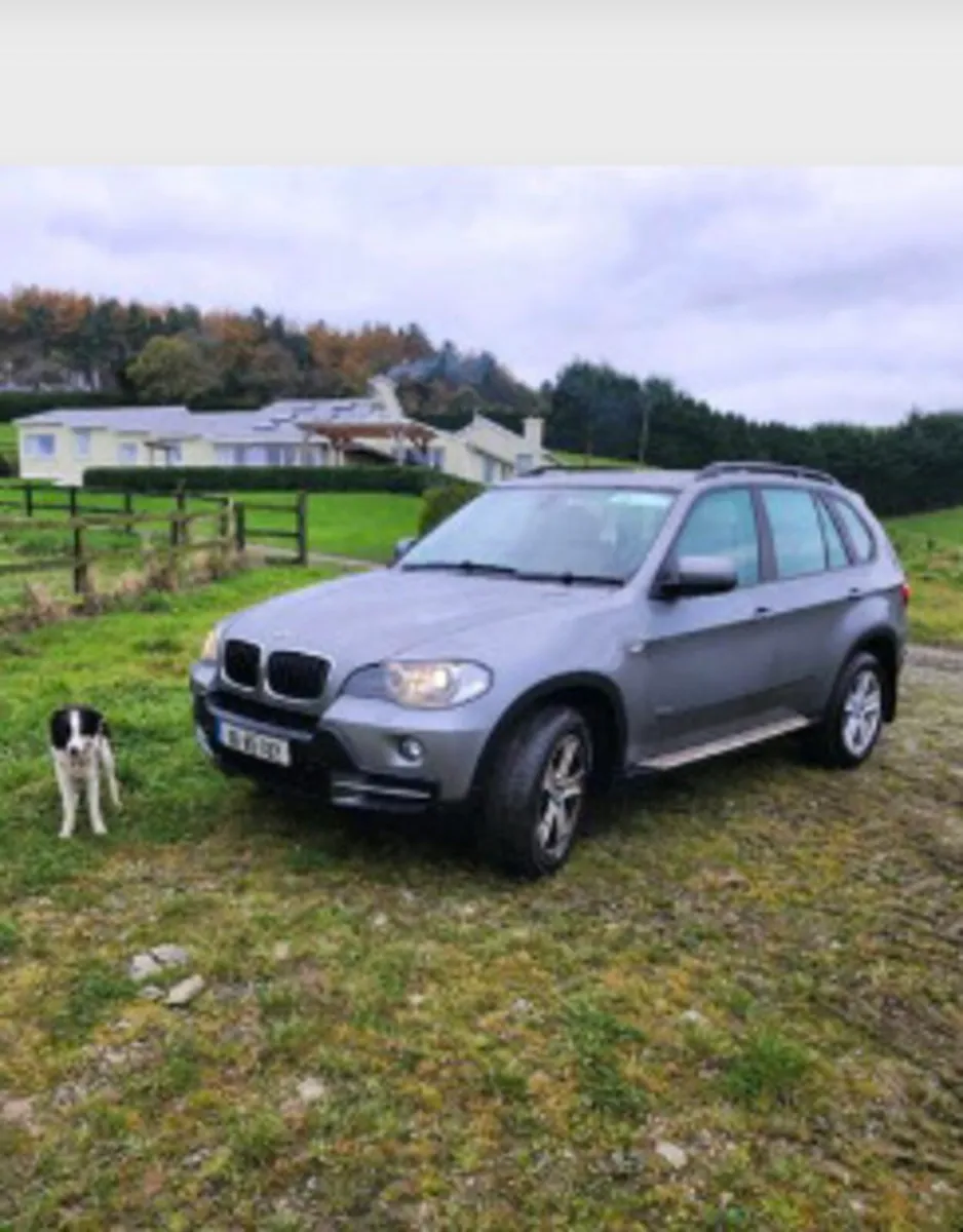 BMW X5 Auto XDRIVE Crew Cab - Image 3