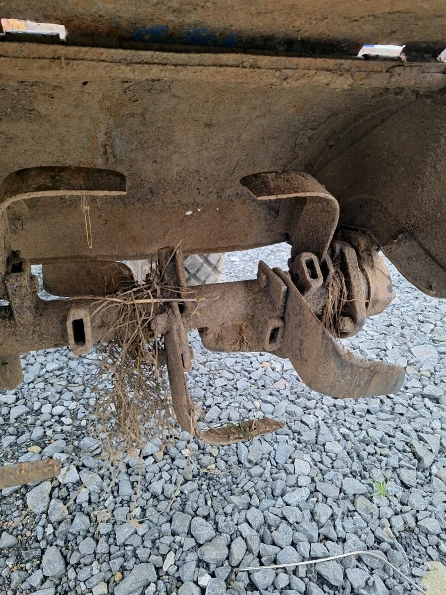 Iseki tx 1300 with arms toe bar rotavator - Image 2