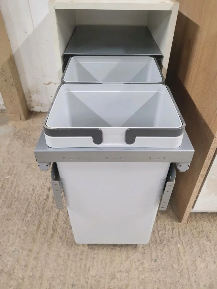 400mm pull out bin - Image 2