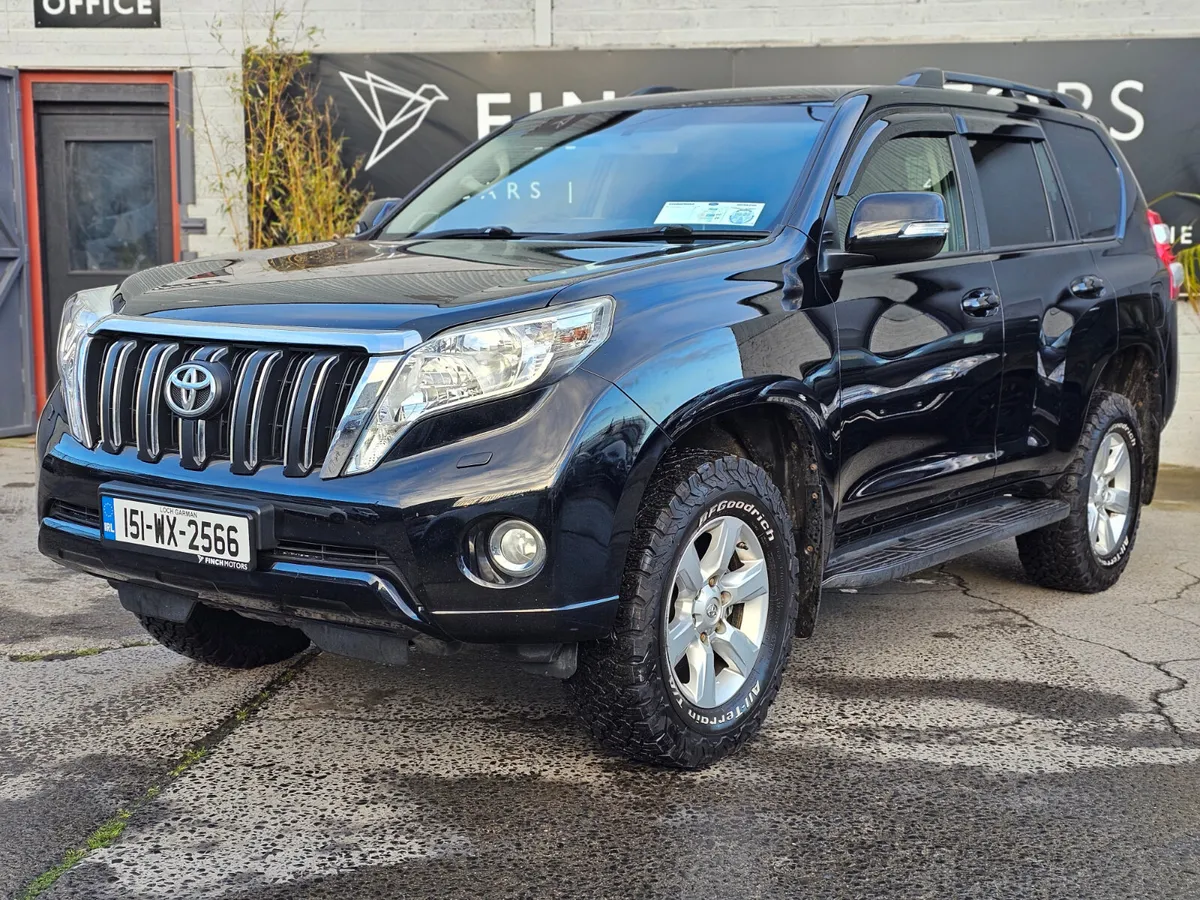 TOYOTA LANDCRUISER LWB // LEATHER AND REVERSE CAM - Image 3