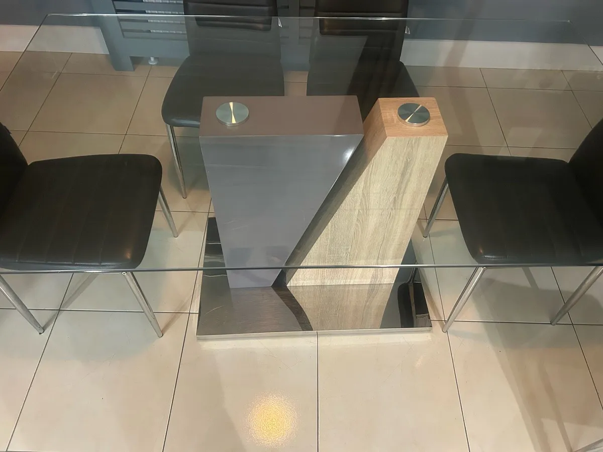 Glass table and 6 chairs - Image 2