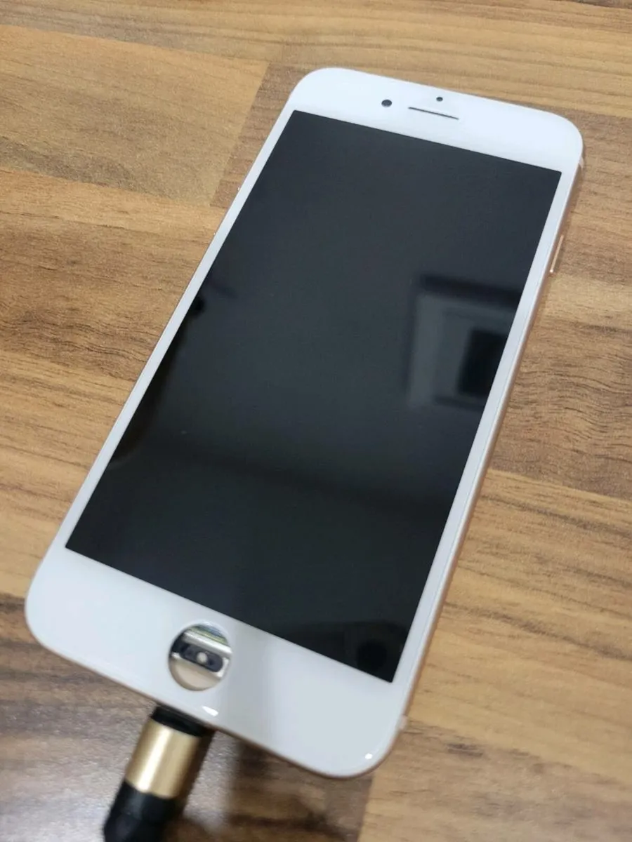 Iphone 8 64GB (Spares or repairs) - Image 1