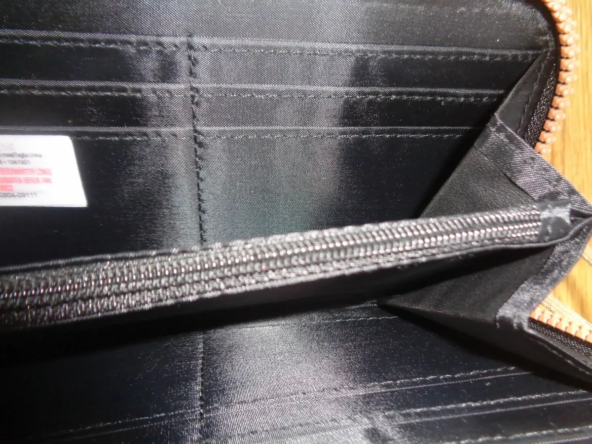 Ladies Minnie Mouse Wallet for Sale - Image 4