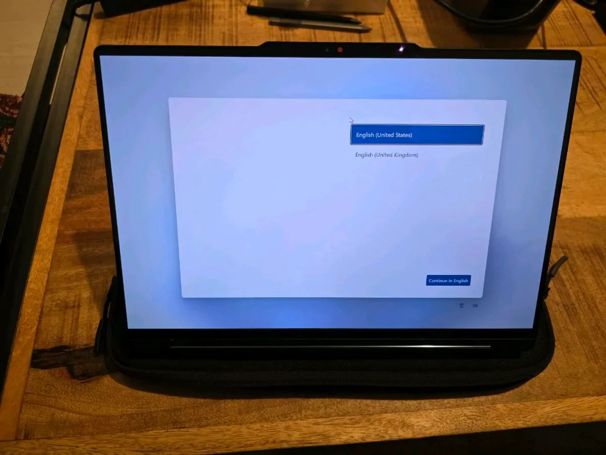 Lenovo Yoga 9i 2-in-1 Gen 9 14" Intel - Image 3