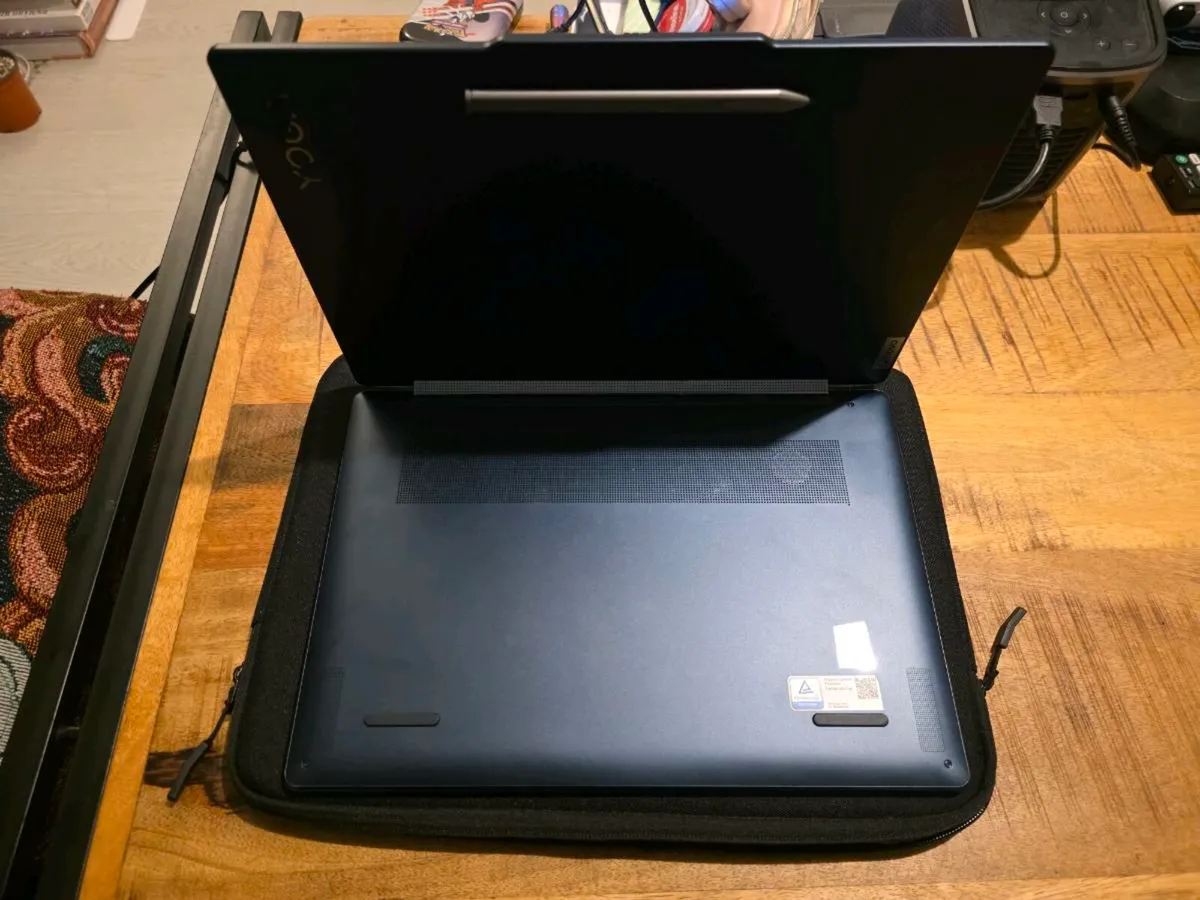 Lenovo Yoga 9i 2-in-1 Gen 9 14" Intel - Image 4