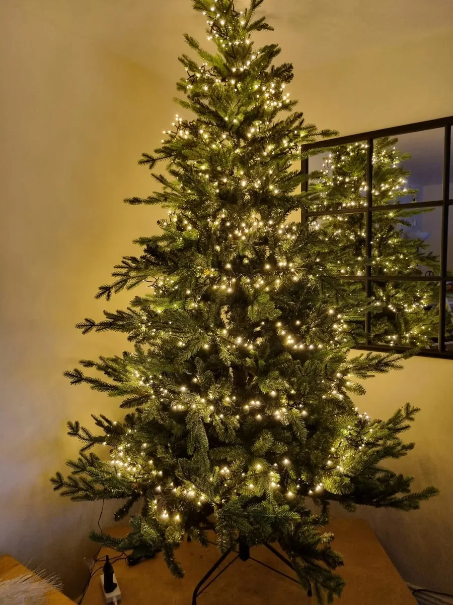 1000 warm white LED cluster lights - Image 1