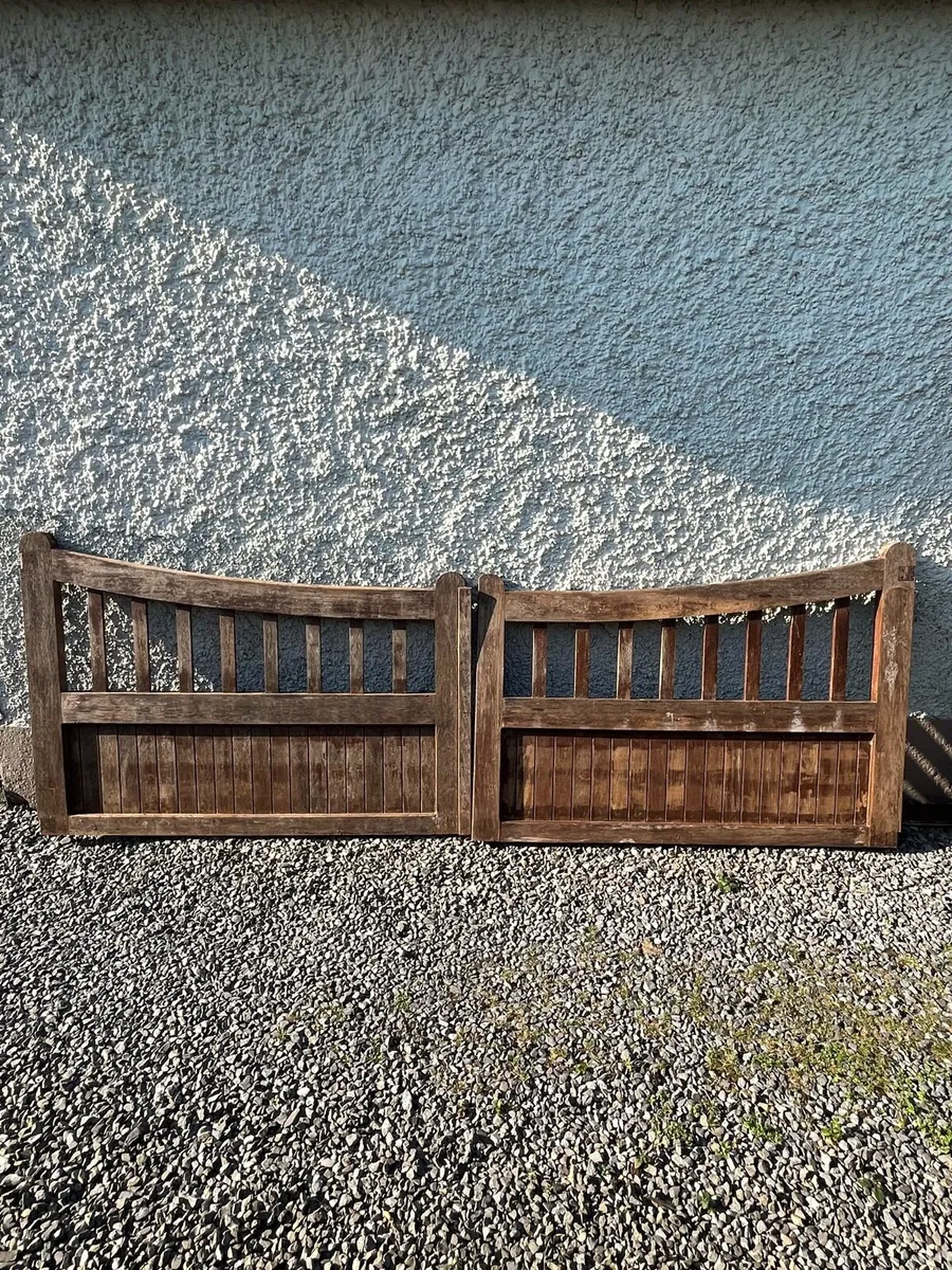 Wooden Oak Gates - Image 1