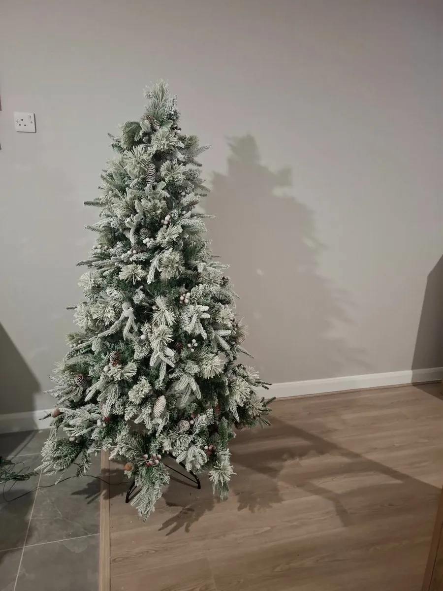 Winter Wonder Christmas tree - Image 1