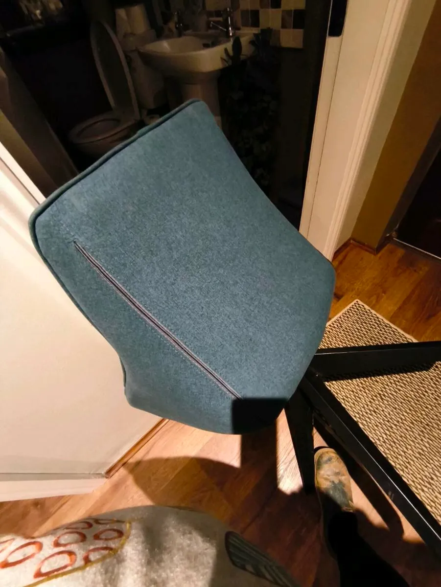 Beautiful chair like new with cushion 70 - Image 4