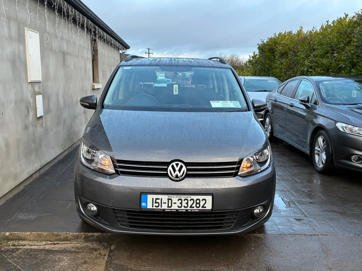 Volkswagen Touran 2015 - Image 2