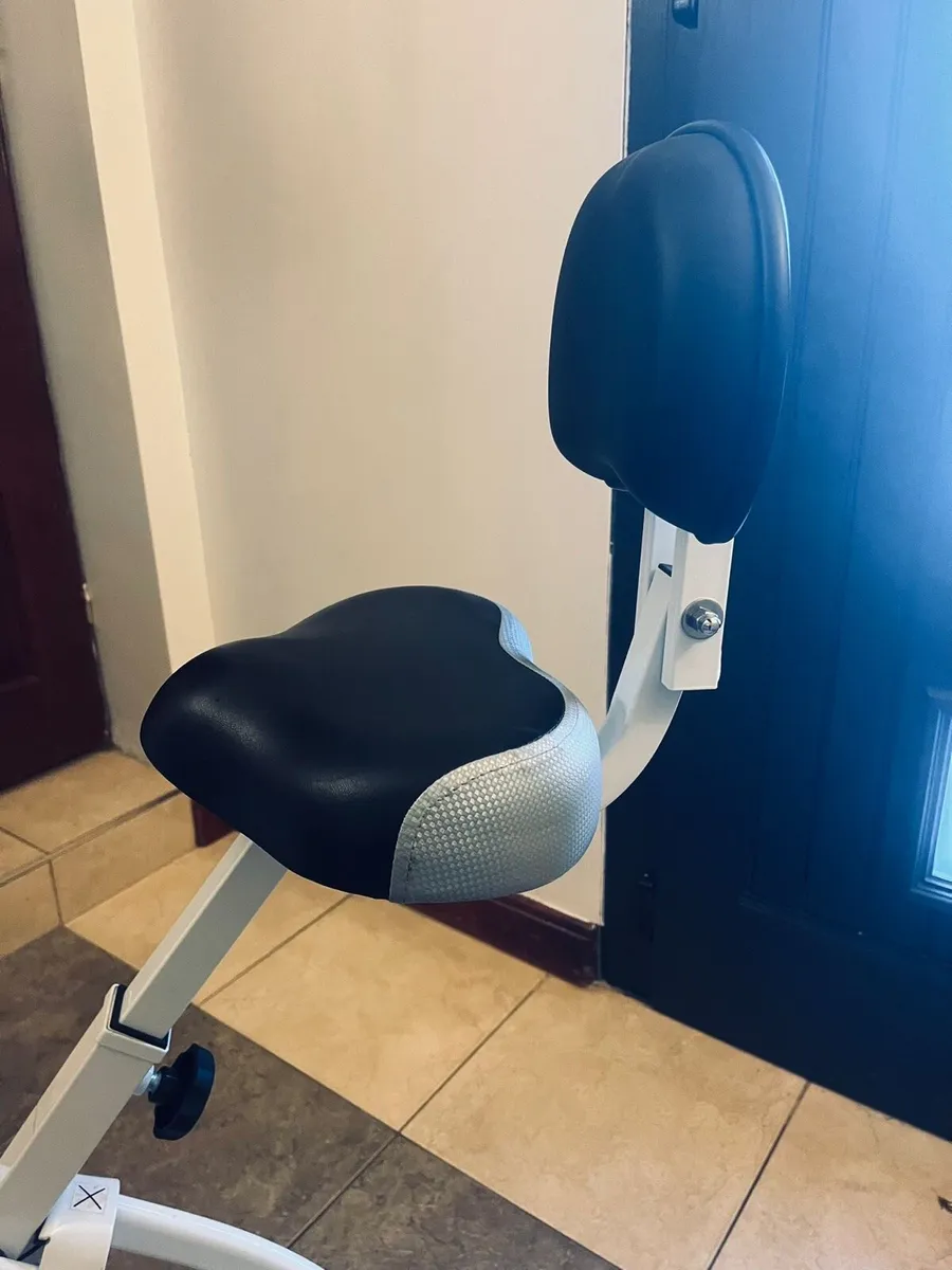 Exercise bike - Image 2
